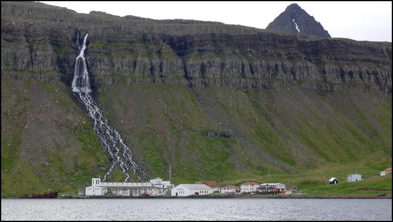 Hotel Djupavik Luaran gambar